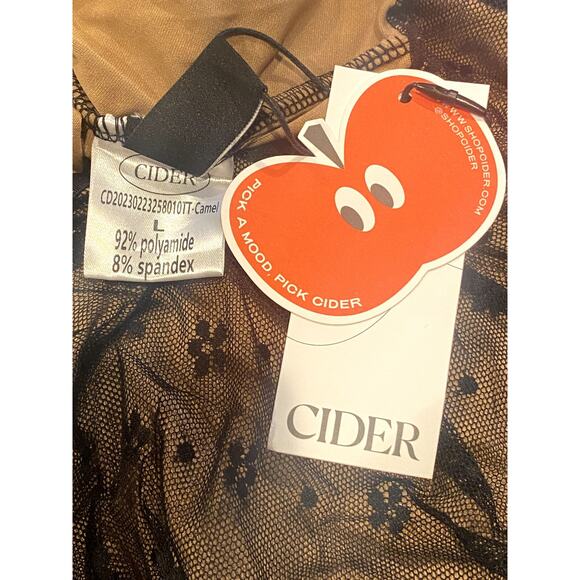 NWT Sexy Floral Lace VNeck Ruffle Cami Stretch Top Adjustable Straps L Black Tan - Picture 7 of 13